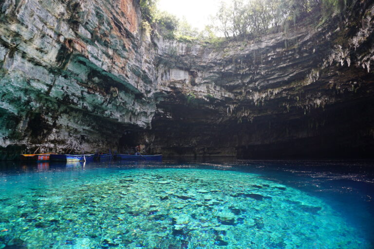 Best Time to Visit Melissani Cave in Kefalonia: Tips & Insights