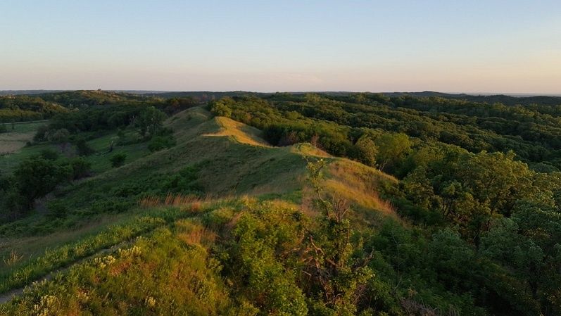loess hills and driftless area what is iowa known for